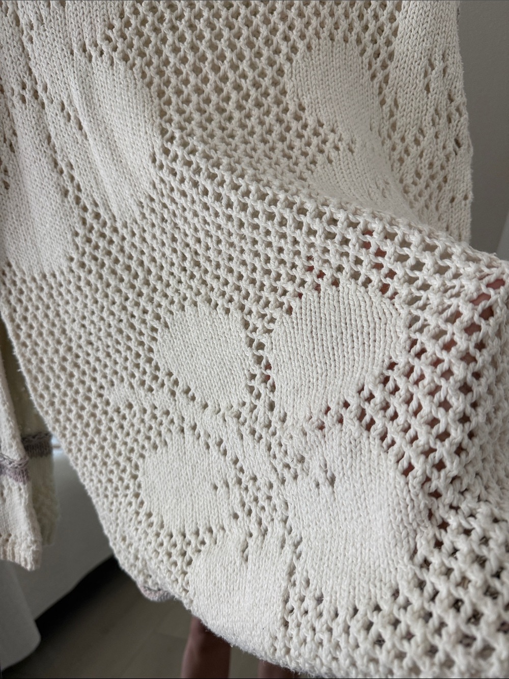 Free People Cream Open-Knit Dot Pullover with Taupe Trim SZ XS - Picture 4 of 5